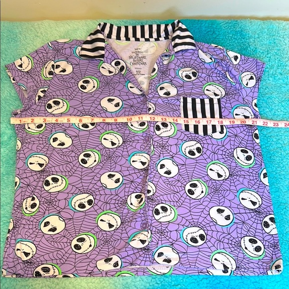 🔥Disney Purple Pajama Top with Whimsical Skulls🔥 - Picture 4 of 10